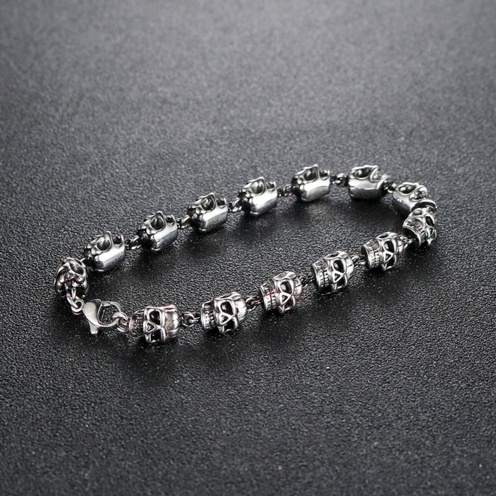 สร้อยข้อมือลูกปัดรูปหัวกะโหลก  - Men Accessories Ring And Bracelet บทวิจารณ์และราคา