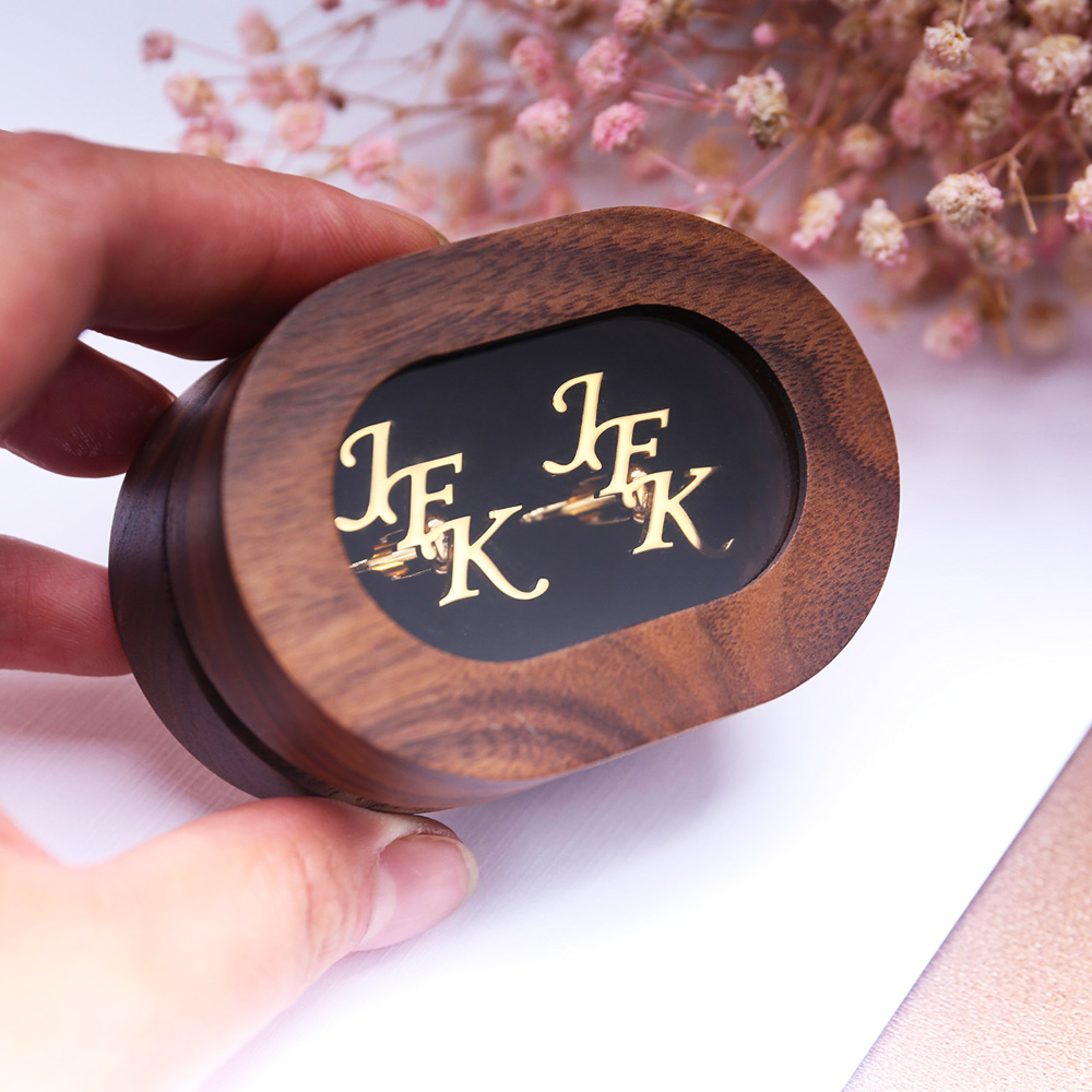 กระดุมข้อมือจดหมายแรกที่กําหนด - Cufflink Box Set บทวิจารณ์และราคา
